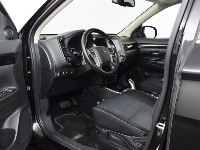 Mitsubishi OUTLANDER 2.4 PHEV Pure+ | Trekhaak o Camera o CarPlay o Dealeronderhouden