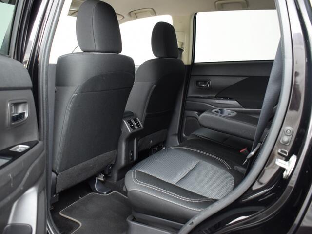 Mitsubishi OUTLANDER 2.4 PHEV Pure+ | Trekhaak o Camera o CarPlay o Dealeronderhouden