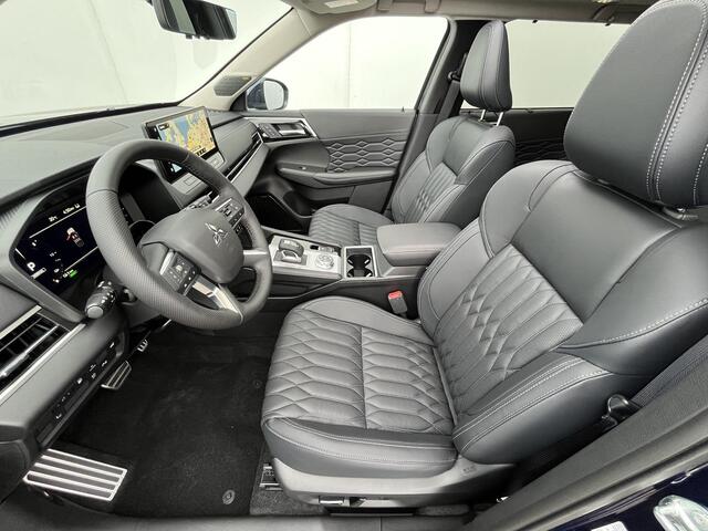 Mitsubishi OUTLANDER 2.4 PHEV Instyle Automaat / ¤3000,- Introductievoordeel / Elektrische Range 86 KM WLTP / Trekgewicht 1.600kg / 8 Jaar Fabrieksgarantie / HUD / Elektrisch Glazen Schuif- en Kanteldak / Elektrische Achterklep / Stuur- en Stoelverwarming / Stoelverkoeling /