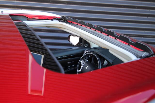 Mitsubishi OUTLANDER 2.4 PHEV Intense+ Sportpakket, Dealer O.H, Opendak, Red Diamond