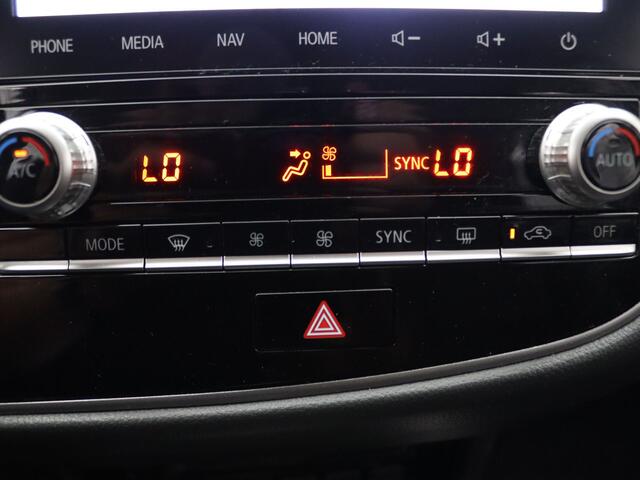 Mitsubishi OUTLANDER 240pk PHEV Intense Automaat Camera | Climate | Cruise | Navi | Stoelverw.