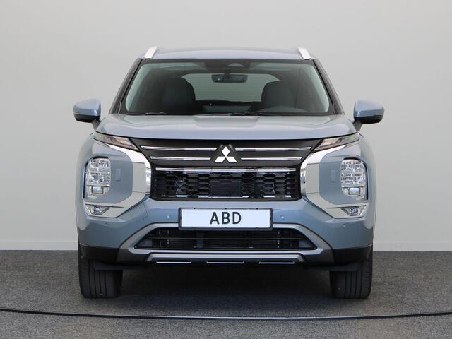 Mitsubishi OUTLANDER 2.4 PHEV First Edition | HUD | Elektrisch bedienbare achterklep | Stoel- en stuurverwarming |