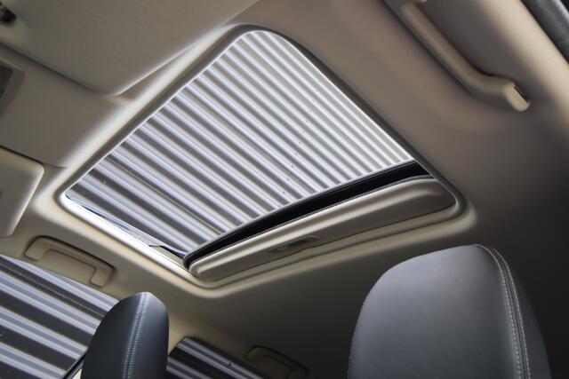 Mitsubishi OUTLANDER 2.0 PHEV instyle+ Trekhaak, Opendak, Adaptive Cr, Dealer O.H.