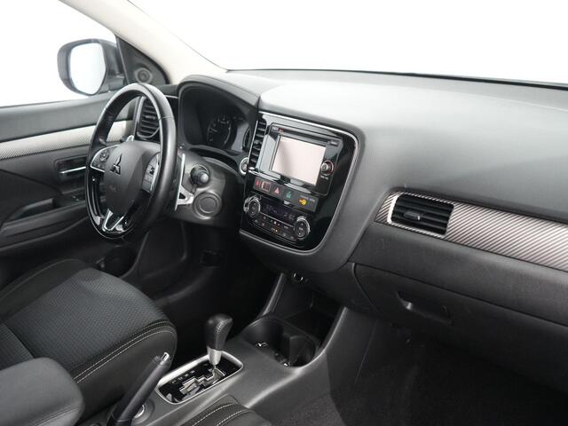 Mitsubishi OUTLANDER 2.0 Instyle 4WD | Camera | Trekhaak | DAB |