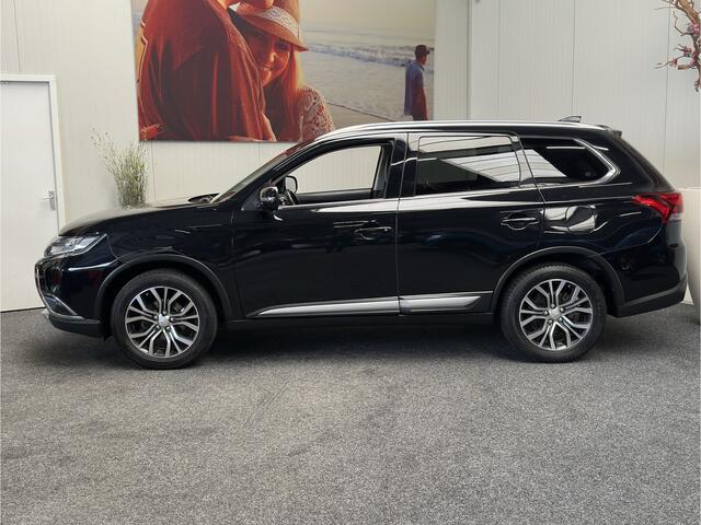 Mitsubishi OUTLANDER 2.0 EXECUTIVE EDITION 7 PERSOONS NAVIGATIE LEDER STOELVERWARMING CRUISE CONTROL CLIMATE CONTROL BLUETOOTH TELEFOON ACHTERUITRIJCAMERA ZEER MOOI !! 3010