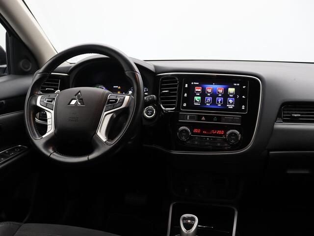 Mitsubishi OUTLANDER 2.4 PHEV Pure | Trekhaak | Airco | Achteruitrij camera | Half leder |