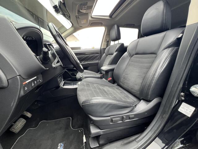 Mitsubishi OUTLANDER 2.4 PHEV Intense+ | Schuif/kanteldak | Trekhaak | Dodehoek assistent