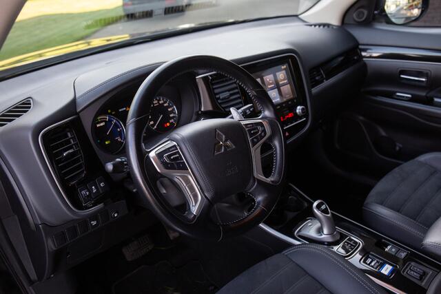 Mitsubishi OUTLANDER 2.4 PHEV Intense