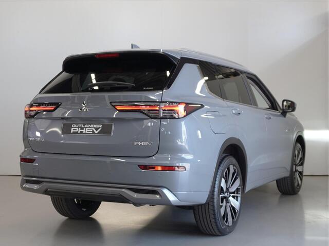 Mitsubishi OUTLANDER 2.4 PHEV First Edition | Head up | 20 inch | Direct leverbaar | 8 jaar garantie | Rijklaarprijs | boostactie ¤1.000 korting