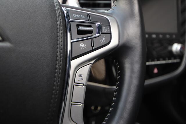 Mitsubishi OUTLANDER 2.4 PHEV Instyle Opendak, 1e eigenaar, Dealer O.H. Adapttieve cruise,