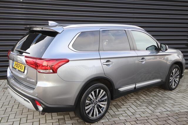 Mitsubishi OUTLANDER 2.0 2WD Limited+ Automaat 7 zitter