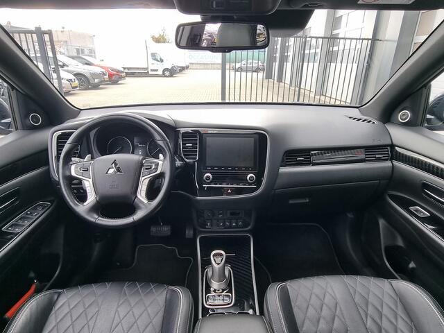 Mitsubishi OUTLANDER 2.4 PHEV Instyle | Trekhaak | Open Dak | Elektrische achterklep |