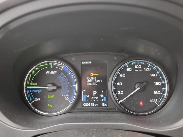 Mitsubishi OUTLANDER 2.4 PHEV Instyle | Trekhaak | Open Dak | Elektrische achterklep |