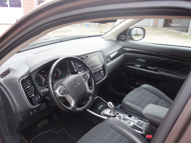 Mitsubishi OUTLANDER PHEV Premium
