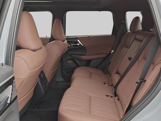 Mitsubishi OUTLANDER 2.4 PHEV Instyle+ | VAN ¤ 65.430,00 VOOR ¤ 61.430,00 | UIT VOORRAAD LEVERBAAR