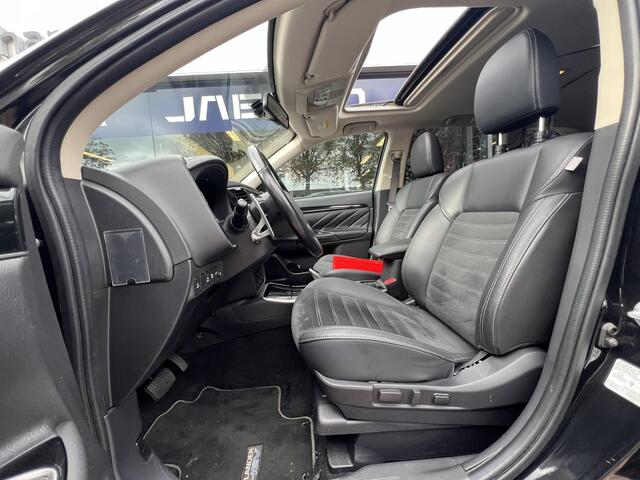 Mitsubishi OUTLANDER 2.4 PHEV Intense+ | Trekhaak | Navigatie | Sunroof |