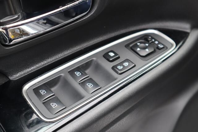 Mitsubishi OUTLANDER 2.4 PHEV Pure Apple/AndroidAuto/AllSeasons