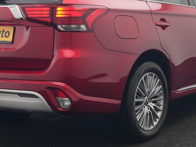 Mitsubishi OUTLANDER 2.4 PHEV Intense Plug In Hybrid 225pk Dealer O.H PHEV | Trekhaak | Camera | Lederen Sportstoelen Verwarmd | Navigatie | Keyless | Android Auto | DAB |