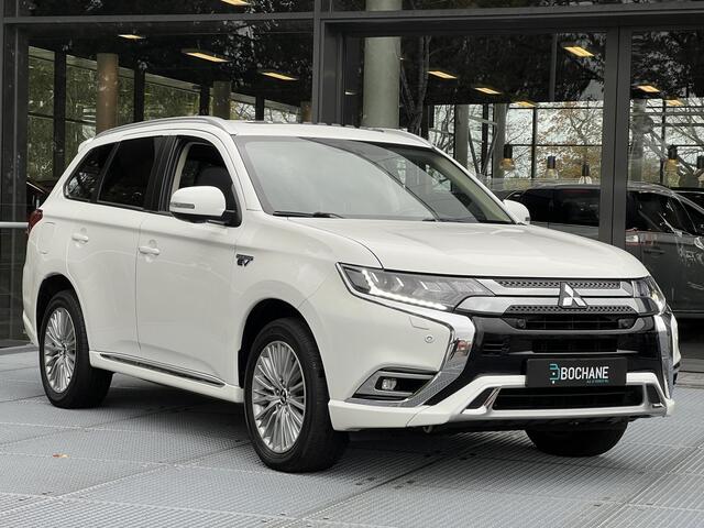 Mitsubishi OUTLANDER 2.4 PHEV Intense+ | Navigatie | Carplay/Android | Elektrisch Glazen schuif-/kanteldak |
