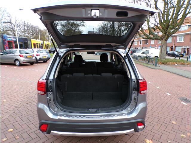 Mitsubishi OUTLANDER 2.0 Executive Edition 7 PERSOONS BENZINE ORG KM MET NAP....
