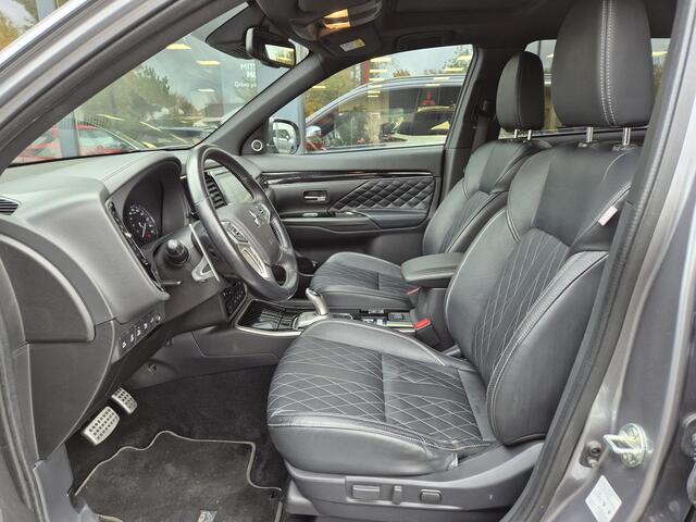 Mitsubishi OUTLANDER 2.4 PHEV Instyle | Schuif kanteldak | Navigatie |