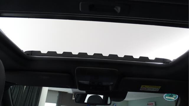 Mitsubishi OUTLANDER 2.4 PHEV Instyle Leder Schuifdak 1e Eig. NL auto ACC, Trekhaak, Privacy glas, keyless entry en start, leder bekleding, powersound syst, elec verstelbare stoel, stuurverw, park ass, 360 camera, cruisecamera achter, schakel paddles