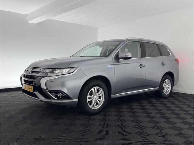 Mitsubishi OUTLANDER 2.0 PHEV Pure (INCL.BTW) Aut. *LEATHER-MICROFIBRE | COMFORTSEATS | CARPLAY | CAMERA | DAB+ | KEYLESS | PRIVACY-GLASS | SHFT-PADDLES | TOWBAR | 16''ALU*
