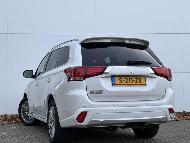 Mitsubishi OUTLANDER 2.4 PHEV Intense+ | Trekhaak | Leder |