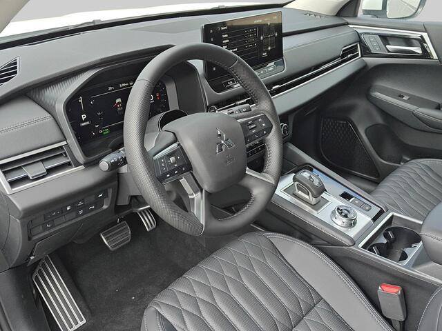 Mitsubishi OUTLANDER 2.4 PHEV Instyle Tot ¤ 4.000,- VOORDEEL!