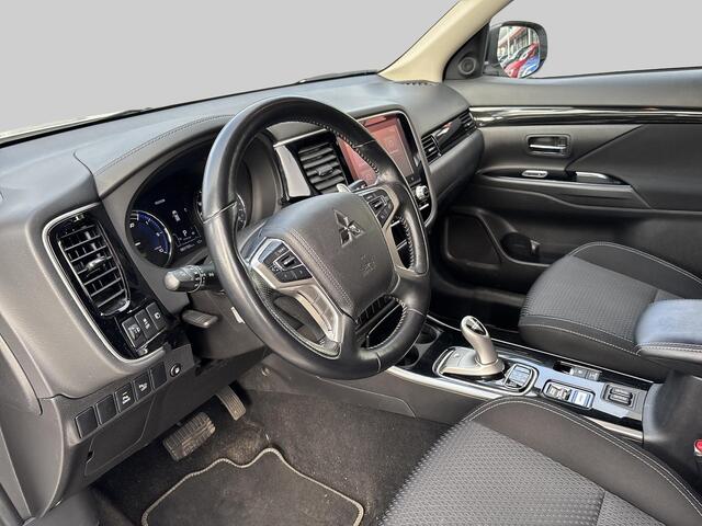 Mitsubishi OUTLANDER 2.4 PHEV Pure fabrieksgarantie tot 2028 ! parkeersensoren | apple carplay | camera