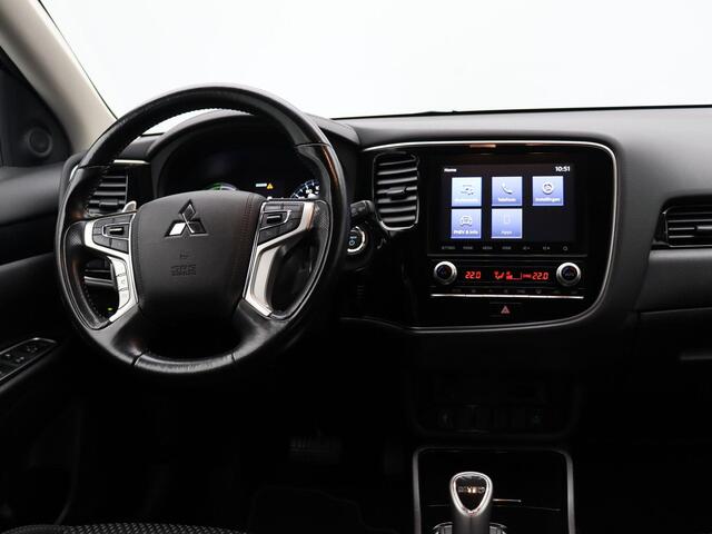 Mitsubishi OUTLANDER 2.4 PHEV Pure+ | Keyless | trekhaak | Clima | Cruise | Stoelverwarming |