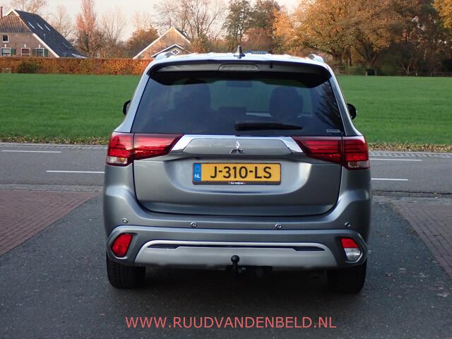 Mitsubishi OUTLANDER 2.4 PHEV Pure KEYLESS/TREKHAAK/CAMERA/CARPLAY