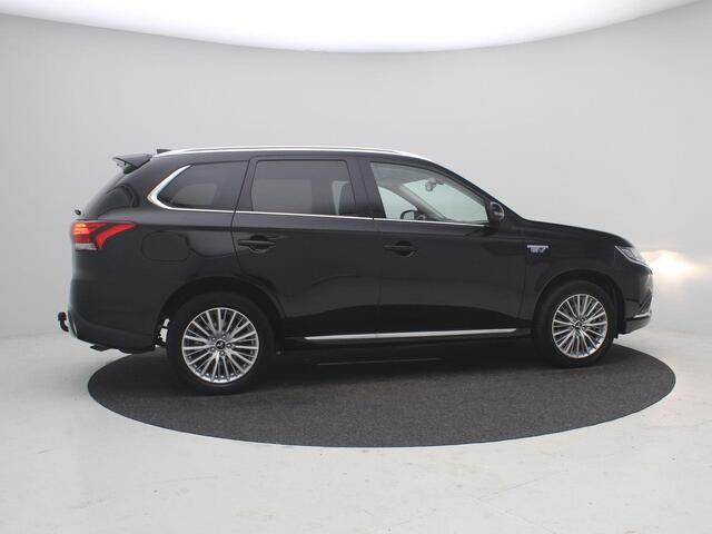 Mitsubishi OUTLANDER 2.4 PHEV S-Edition / Trekhaak / 1500 KG Trekgewicht / Dealer onderhouden / Fabrieksgarantie tot 24-05-2027 / Navigatie / Apple CarPlay / Android Auto / Stoelverwarming voor / Achteruitrijcamera / Historie aanwezig /