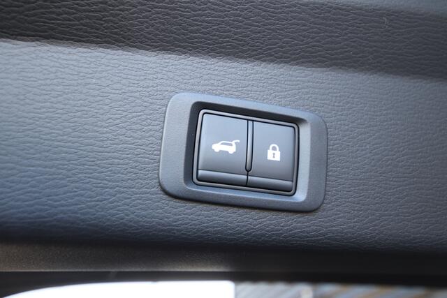 Mitsubishi OUTLANDER 2.4 PHEV First Edition Rijklaarprijs nu ¤ 54.040,- Nieuw! Uit voorraad leverbaar & tijdelijk ¤ 4.000,- korting!