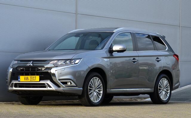 Mitsubishi OUTLANDER PHEV 2.4 INSTYLE 4WD | PLUG IN HYBRID | V2G | FULL OPTIONS | SCHUIFDAK | ADAPTIEF CRUISE | TREKHAAK 1500KG | ALL IN RIJKLAARPRIJS