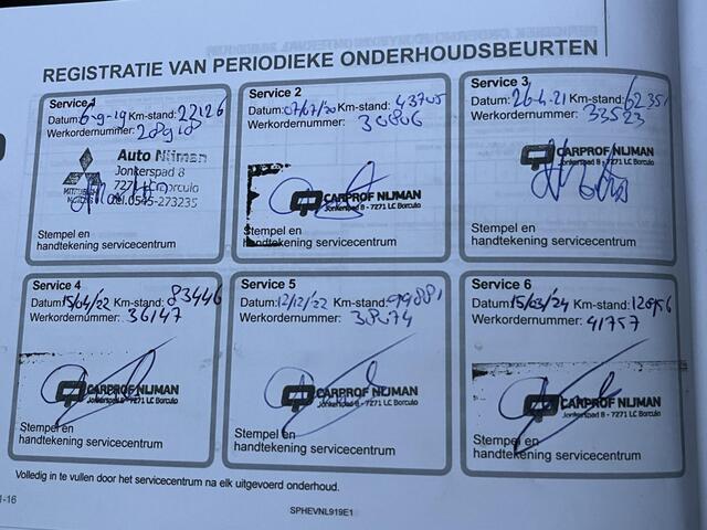 Mitsubishi OUTLANDER 2.4 PHEV Instyle / Trekhaak (Trekgewicht 1.500kg) / Elektrisch Glazen Schuif- en Kanteldak / Navigatie via Apple Carplay & Android Auto / Stuur- en Stoelverwarming / Rondomzicht camera / Keyless Entry & Start / Adaptieve Cruise Control / Climate Control /