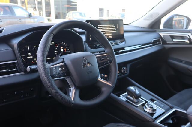 Mitsubishi OUTLANDER 2.4 PHEV First Edition