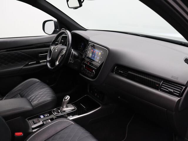 Mitsubishi OUTLANDER 2.4 PHEV Instyle | Lederen interieur | Trekhaak | Panoramadak |