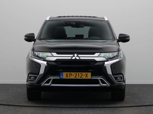 Mitsubishi OUTLANDER 2.4 PHEV Instyle | Lederen interieur | Trekhaak | Panoramadak |