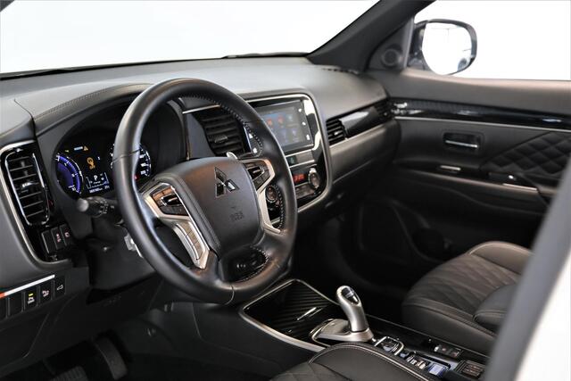 Mitsubishi OUTLANDER 2.4 PHEV Instyle | Schuif- opendak | Leer | Apple Carplay