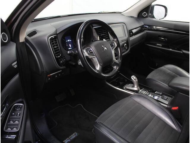 Mitsubishi OUTLANDER 2.4 PHEV Intense+ CAMERA | CARPLAY | CLIMATE | AFNTRHAAK | SCHUIFDAK | DAB | LMV18 | CRUISE | LED | STOELVERW