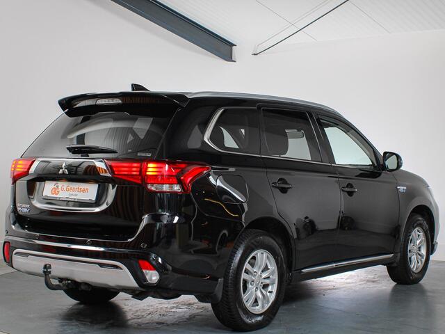 Mitsubishi OUTLANDER 2.4 PHEV Pure, LED, Trekhaak, Navigatie, Stoelverwarming, Apple CarPlay/Android Auto