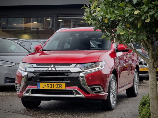 Mitsubishi OUTLANDER 2.4 PHEV INSTYLE+ 4WD PANODAK DESIGNO-LEDER NAVI CAMERA-360 APPLE-CARPLAY LED LMV PDC