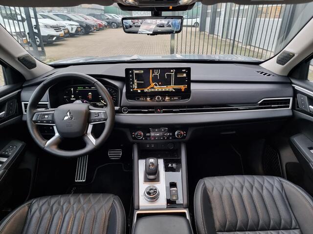 Mitsubishi OUTLANDER 2.4 PHEV Instyle | Trekhaak | Open dak | Elektrische Achterklep |