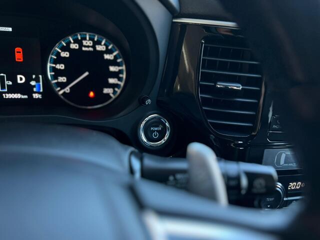 Mitsubishi OUTLANDER 2.0 PHEV Executive Edition NL AUTO | CAMERA | TREKHAAK | NAVI |