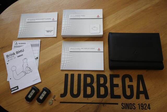 Mitsubishi OUTLANDER 2.4 PHEV Instyle 1e Eig. Slechts 13.254 km! Opendak, Adaptive Cr, Dealer O.H