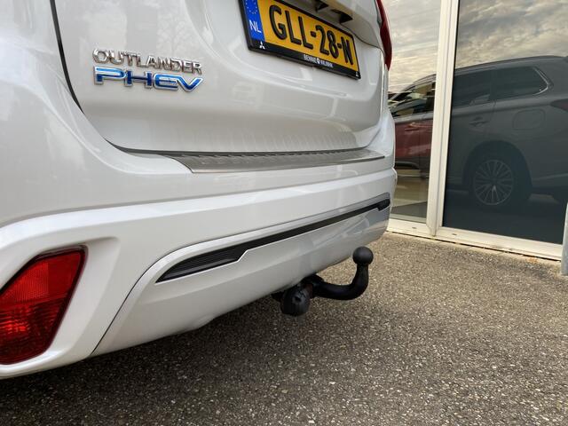 Mitsubishi OUTLANDER 2.4 PHEV Intense | Standkachel | Navigatie Android of Apple auto