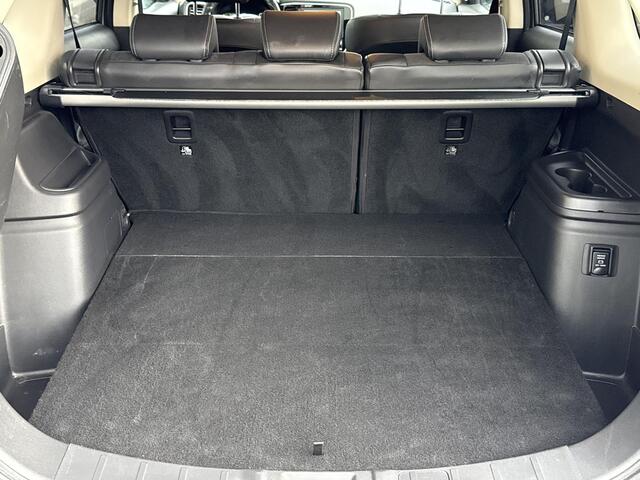 Mitsubishi OUTLANDER 2.4 PHEV Intense+ / 1e Eigenaar / Origineel Nederlands geleverd / All Season banden / Full LED / Navigatie / Apple CarPlay/Android Auto / Stoel/Stuurverwarming / Elektrische achterklep / Schuif/Kanteldak /