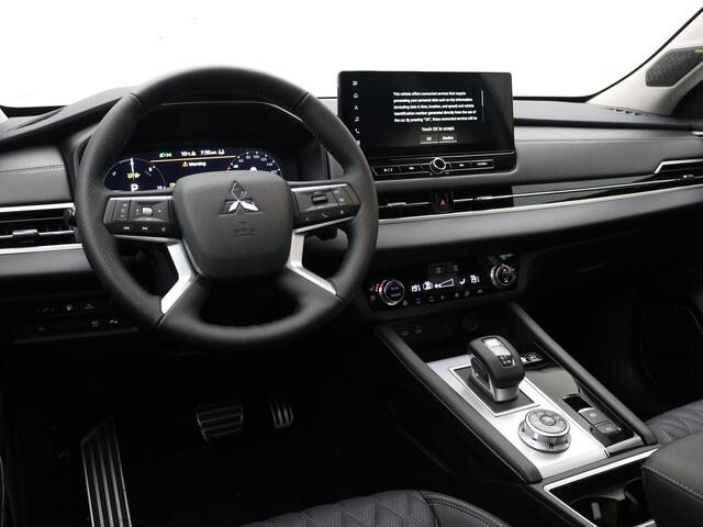 Mitsubishi OUTLANDER 2.4 PHEV Instyle / ¤6.000,- Voordeel Op Nieuwprijs / Prijs is rijklaar / Nieuw Model 2025 / Elektrische Range 86 KM WLTP / 1600KG Trekgewicht / 8 Jaar Fabrieksgarantie /