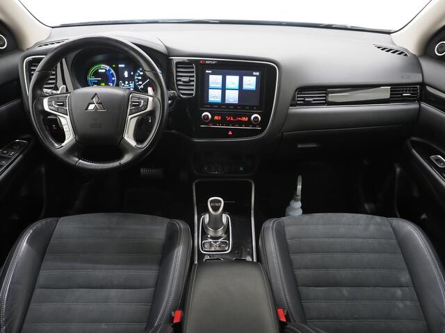 Mitsubishi OUTLANDER 2.4 PHEV Intense | Camera | Keyless | Power Sound | Trekhaak | Stoelverwarming | Carplay